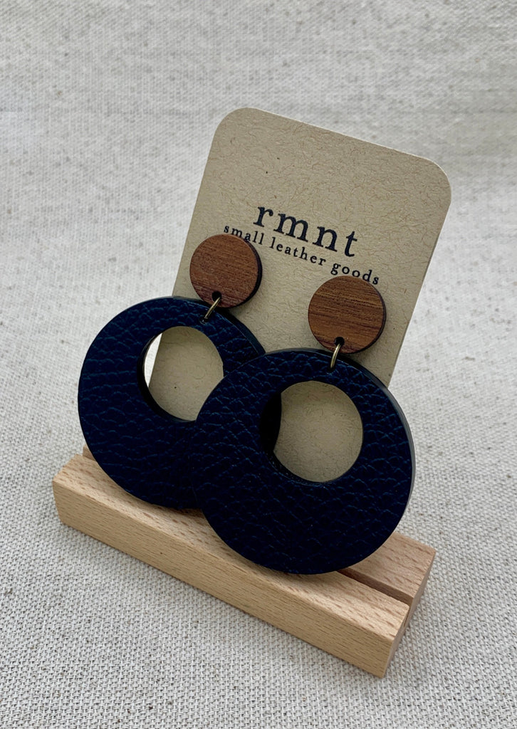 RMNT - Eames Textured Black round earrings