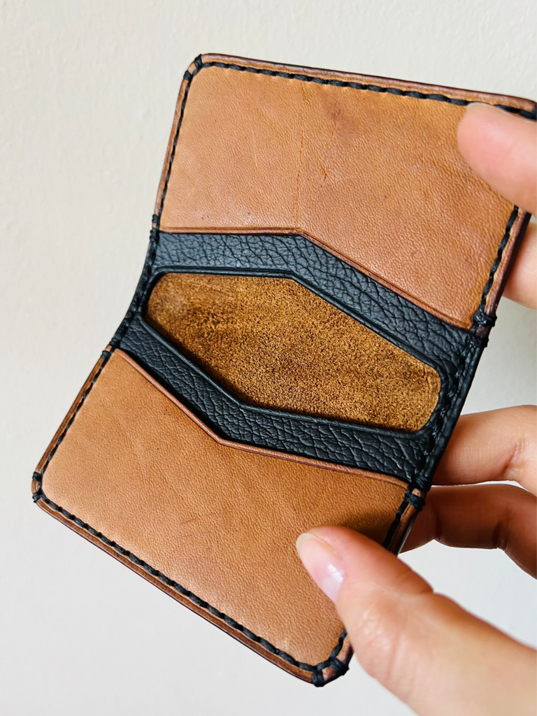 Oak + Onyx Simple Bifold interior