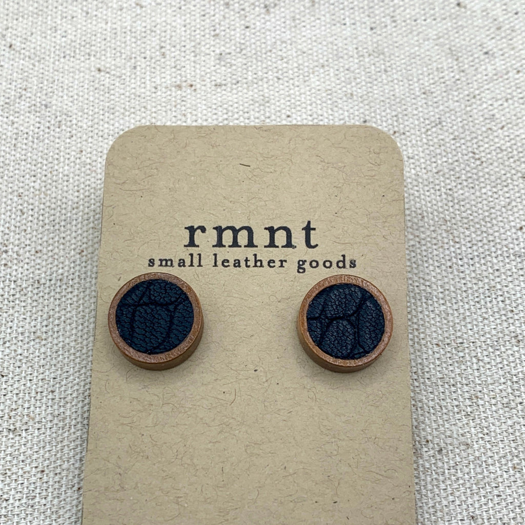 RMNT - Eames black crocodile embossed studs