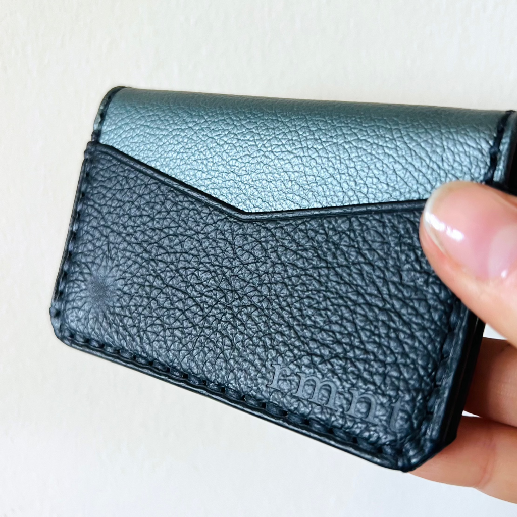 Starburst Five pocket bifold exterior pocket